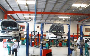 Advanced diagnostic tools being used for professional car repairs at Best Car Garage Dubai.